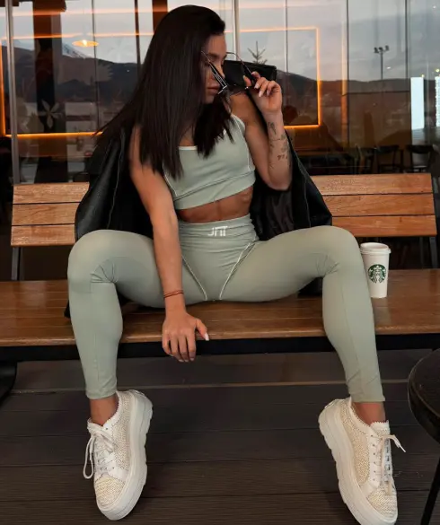 Къс спортен топ с контрастни кантове Jfit LTD - 430